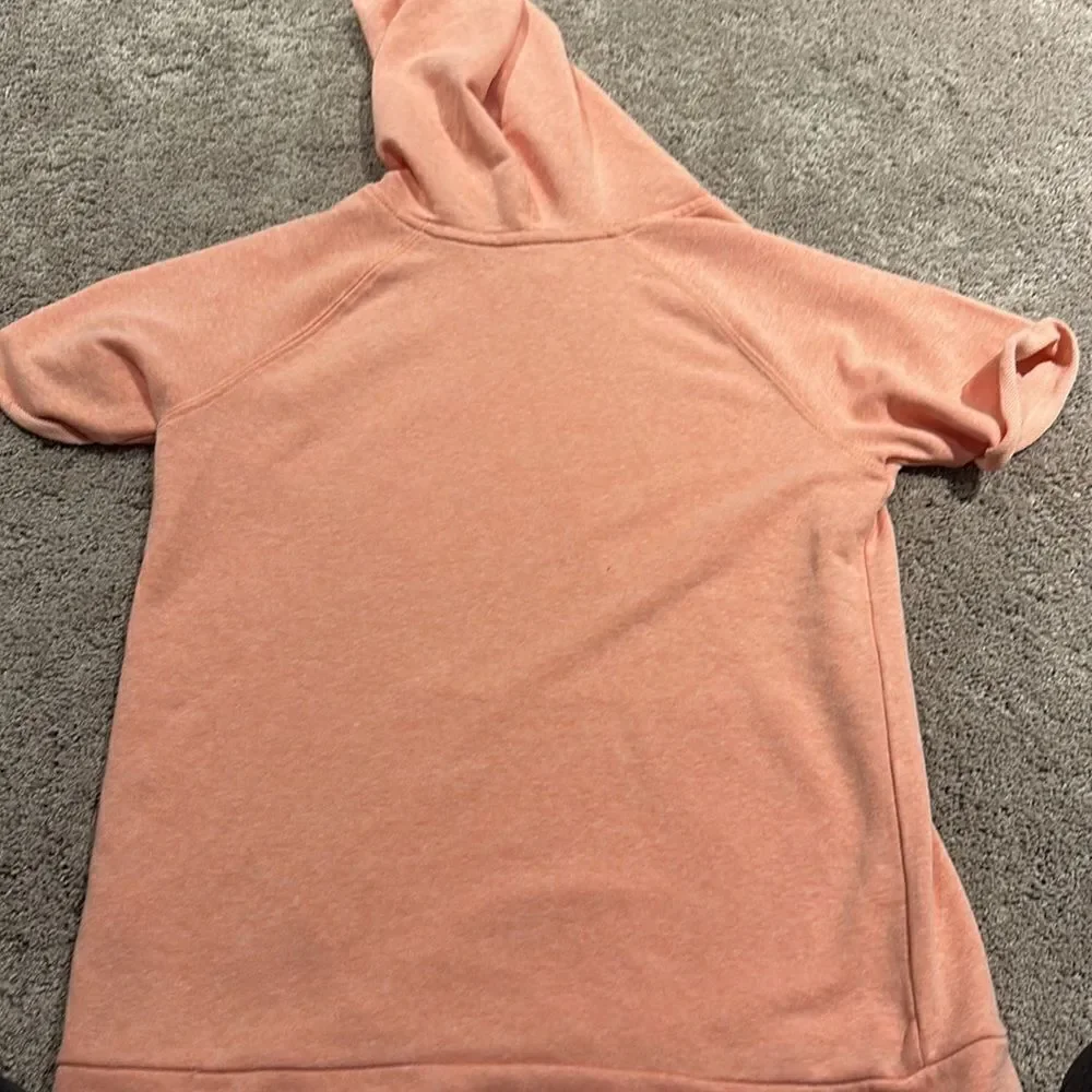 The softest short sleeve light sweatshirt! Old navy  size xl 14-16